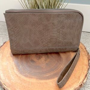 Joy Susan Tina Python Vegan Leather Zip Around Wristlet Clutch 10” x 6” NWOT.